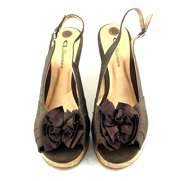 Chinese Laundry Shoes - Chinese Laundry Ilena Flower Peep-Toe Wedge Sandals – Brown | Feminine | Cottage